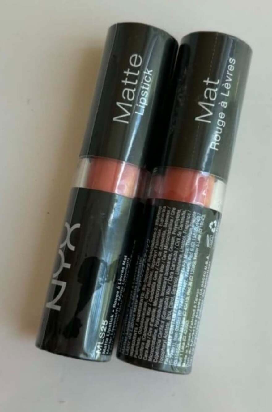 NYX Matte Lipstick MLS25 Temptress Lot of 2
